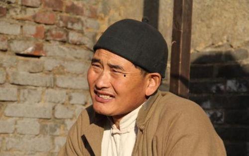 朱磊爆料大衣哥是谁啊视频,大衣哥身份曝光，视频爆料引发热议